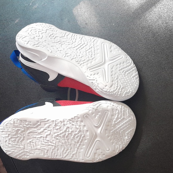 Nike kids sneakers - Picture 2 of 7